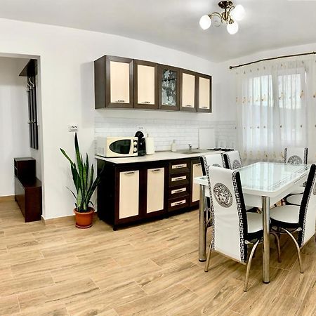 Апартаменти Cazare Apartament Оршова Екстер'єр фото