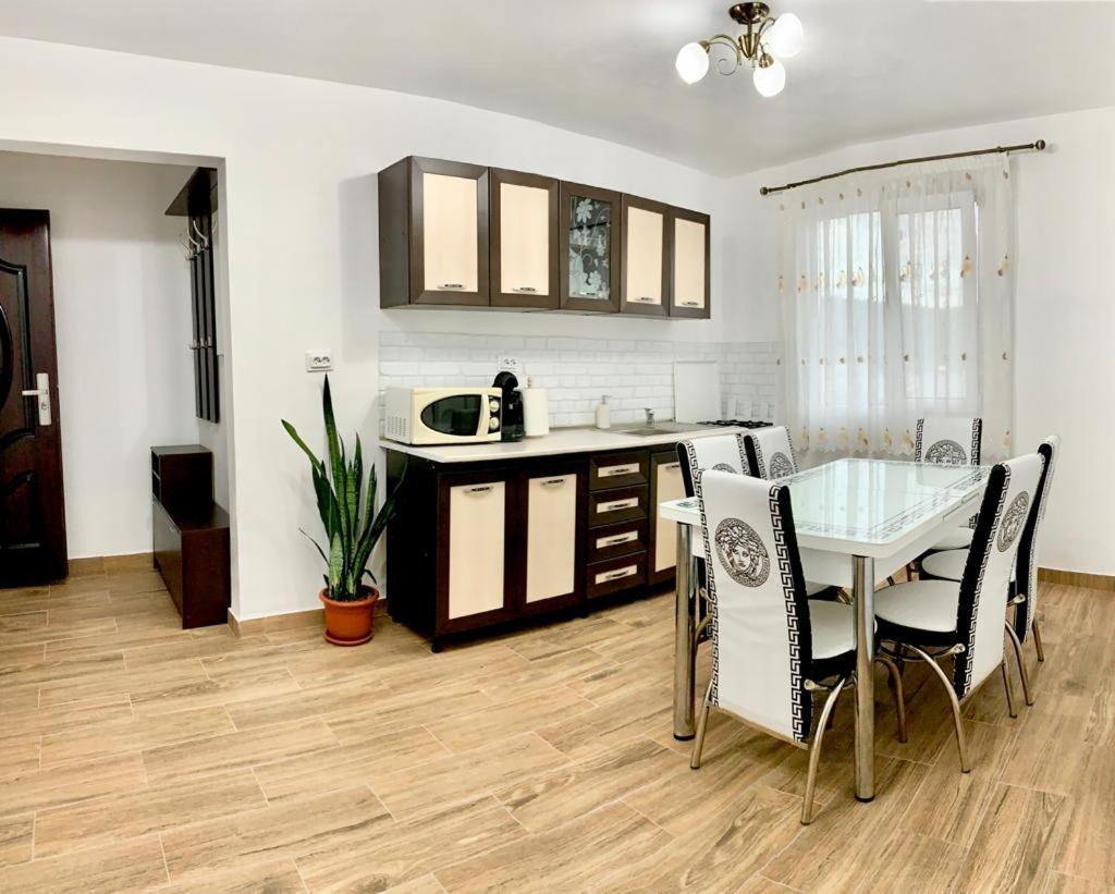 Апартаменти Cazare Apartament Оршова Екстер'єр фото